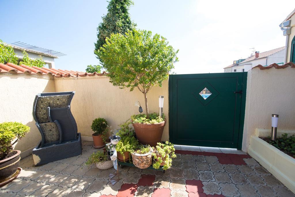 Apartments Marija Near Center Vodice Esterno foto