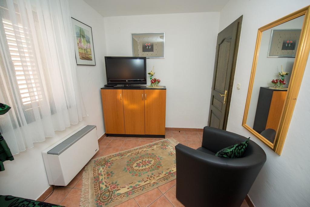 Apartments Marija Near Center Vodice Esterno foto